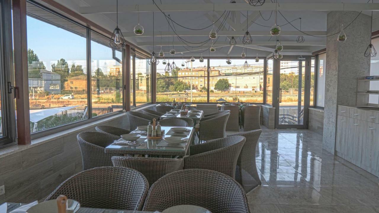 Oasis Residence Bişkek Dış mekan fotoğraf